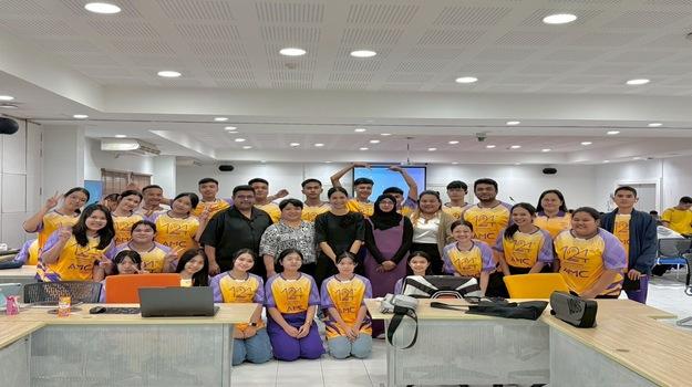 Breeding Grounds by the Shore: A Precision Public Health Analysis of Mosquito Vectors in the Fishing Villages and in Town Housing Areas of Nakhon Si Thammarat