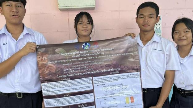 The student is presenting a research study in order to disseminate scientific knowledge