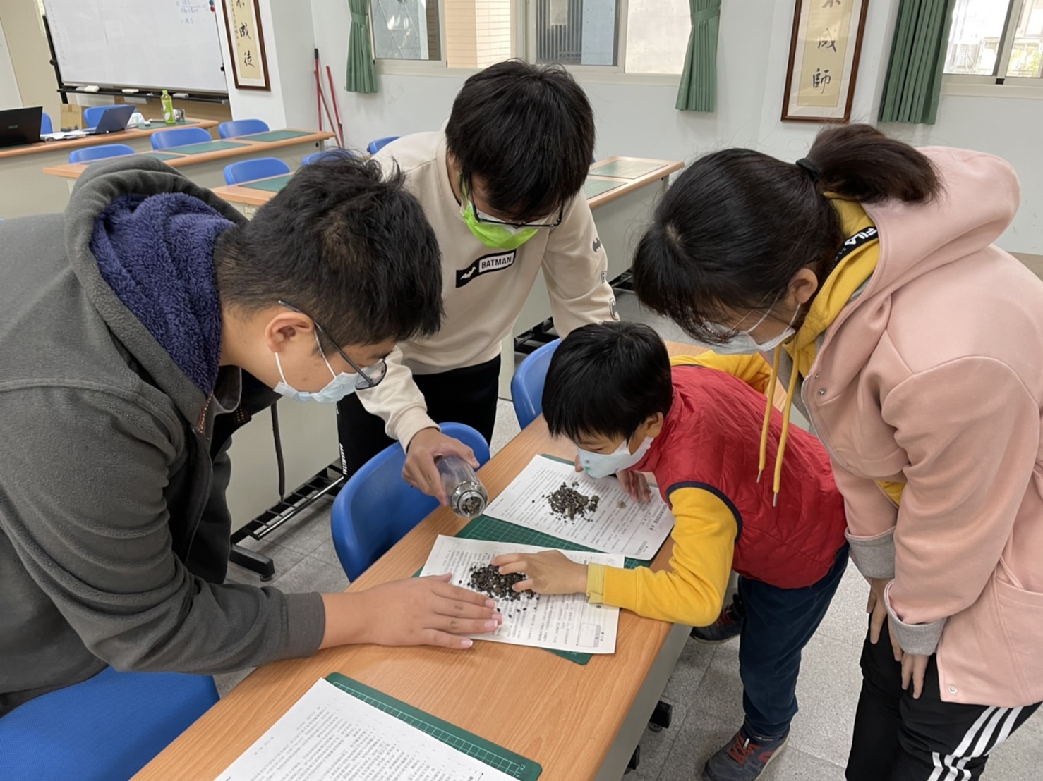 Students in Taiwan investigate the presence of microplastics in rivers