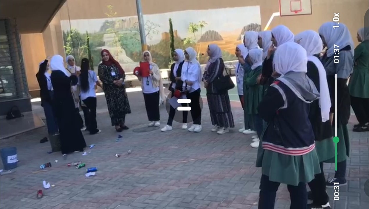 Group of students outside.