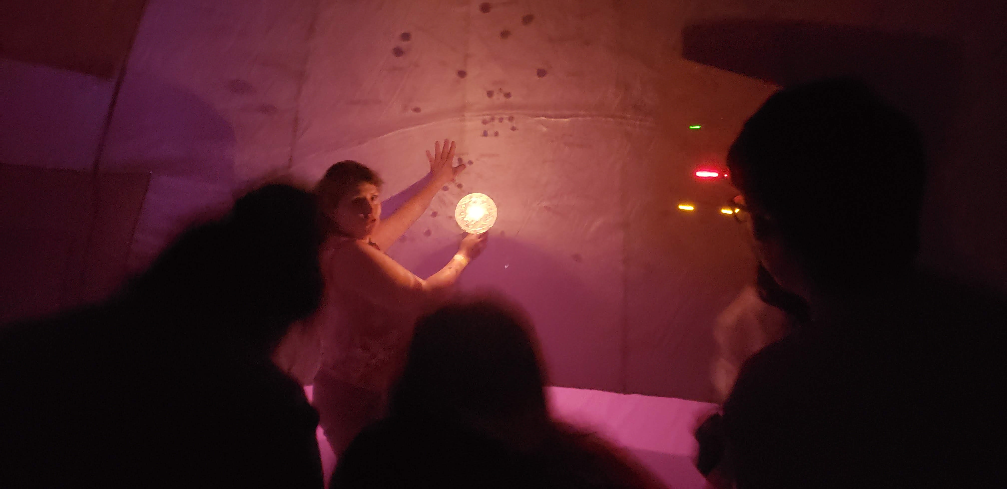 Dr. Magdalena Waleska Aldana Segura teaching.