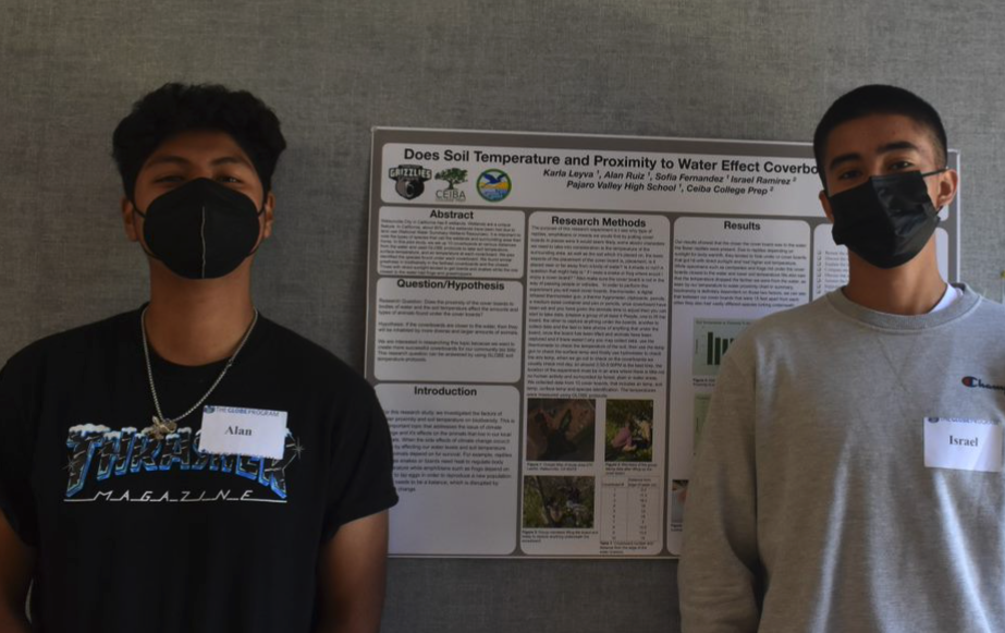 two students present research at the 2022 Elkhorn Slough SRS