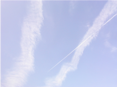 Persistent spreading contrails