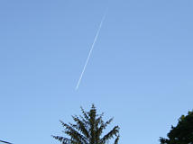 Short-Lived Contrail with Good Detail