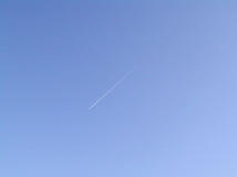 Faint Short-Lived Contrail