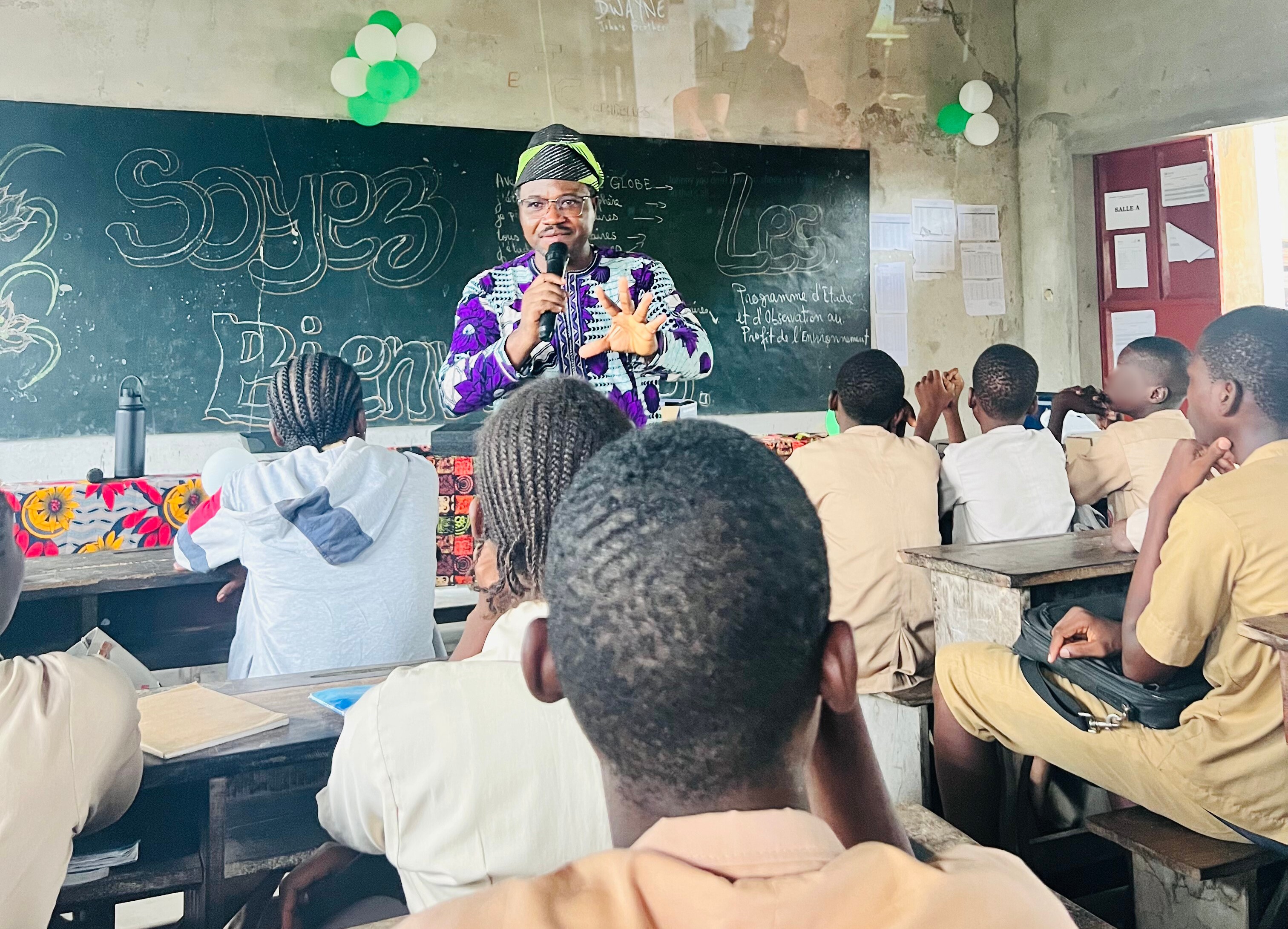 Ylliass talking to class.