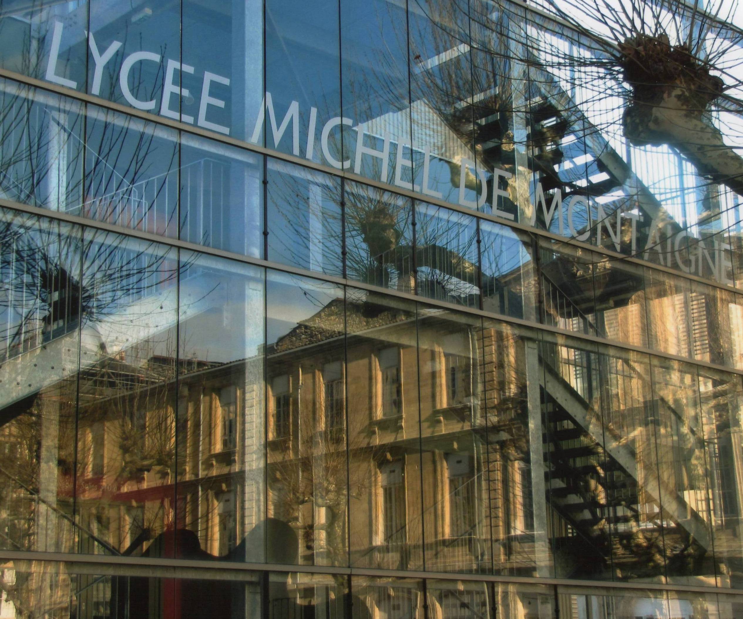 lycée Michel Montaigne logo